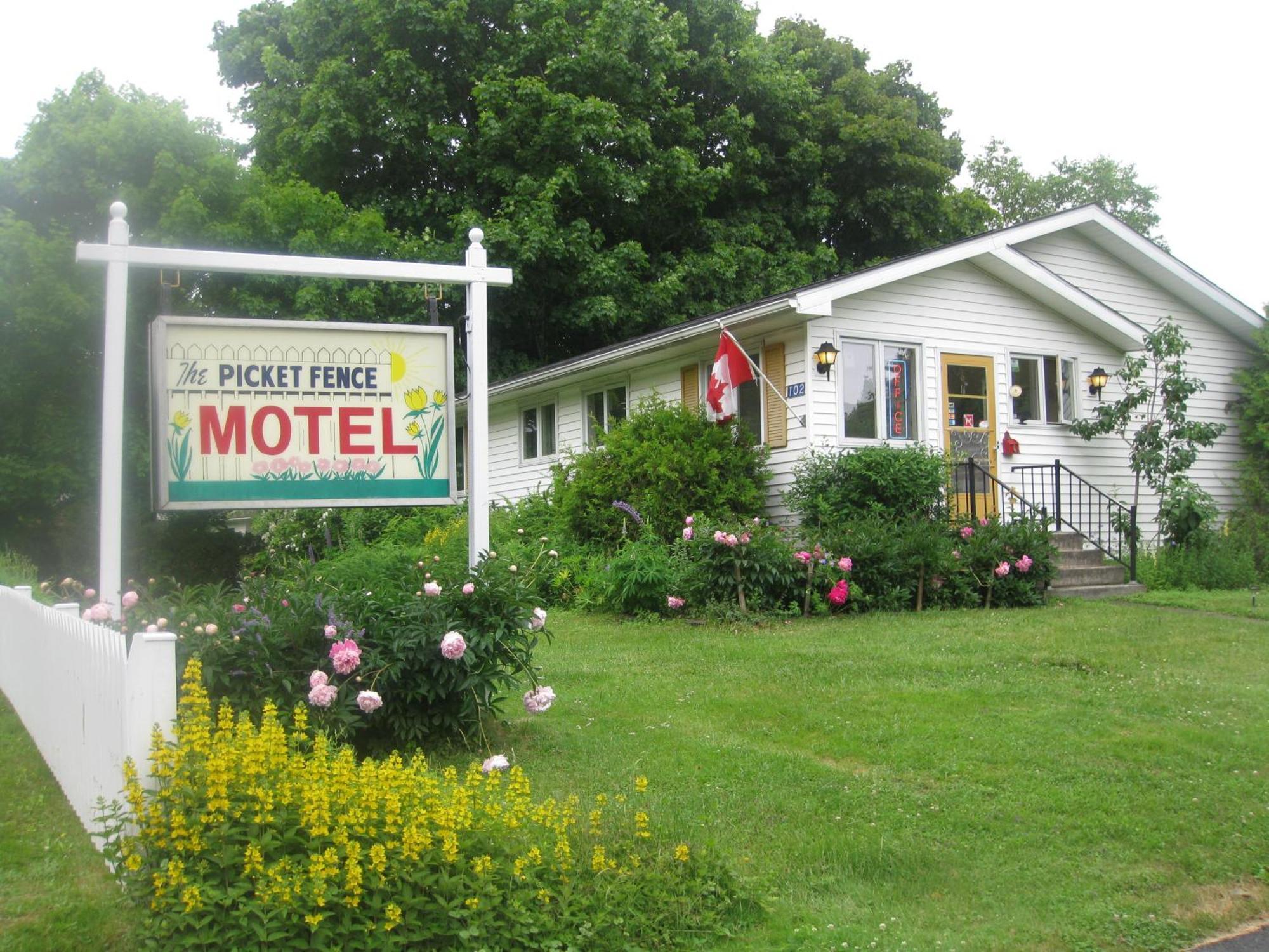 Picket Fence Motel St. Andrews By The Sea Exterior foto