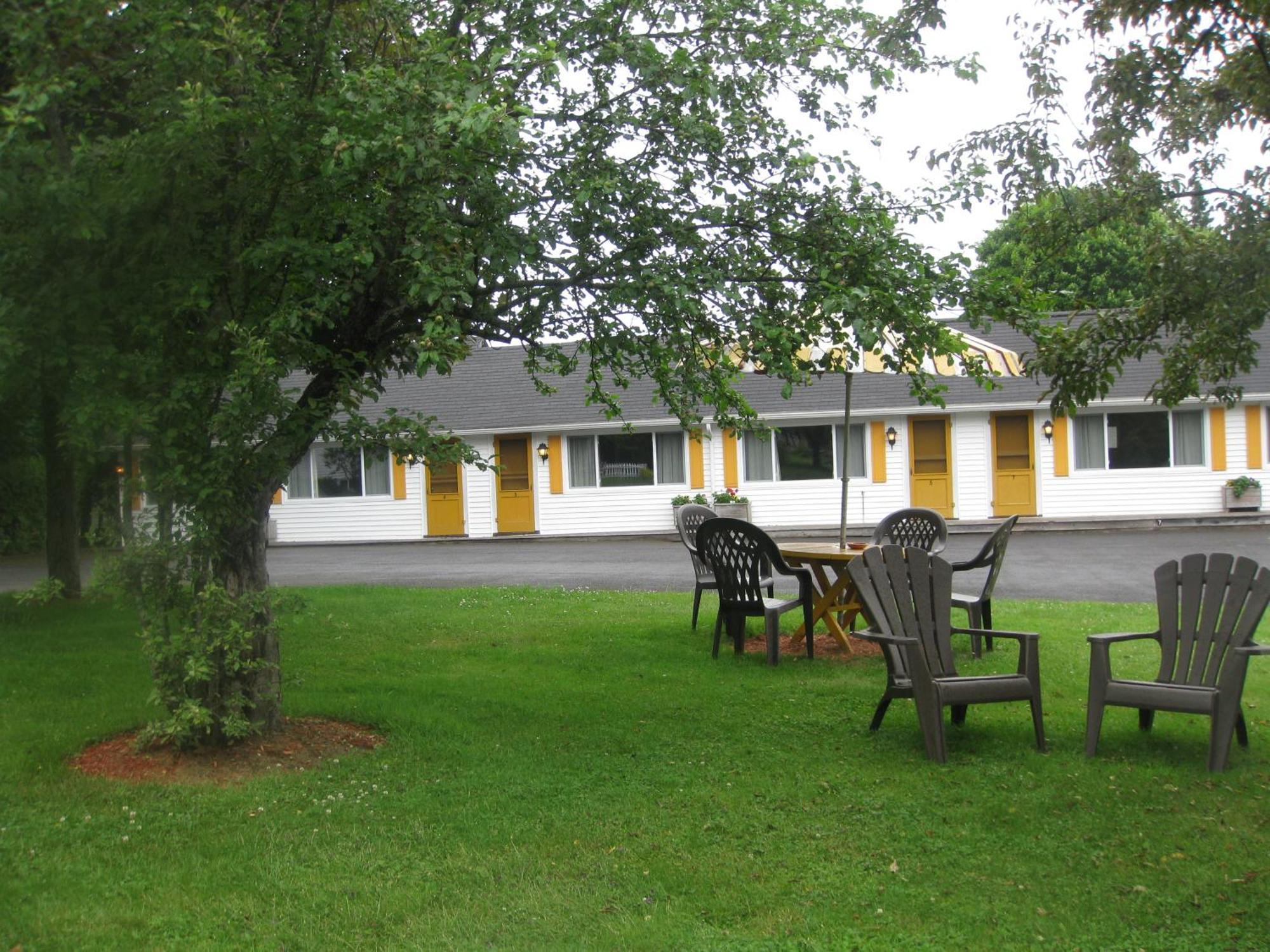Picket Fence Motel St. Andrews By The Sea Exterior foto