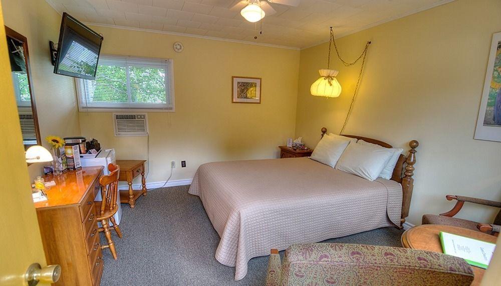 Picket Fence Motel St. Andrews By The Sea Exterior foto