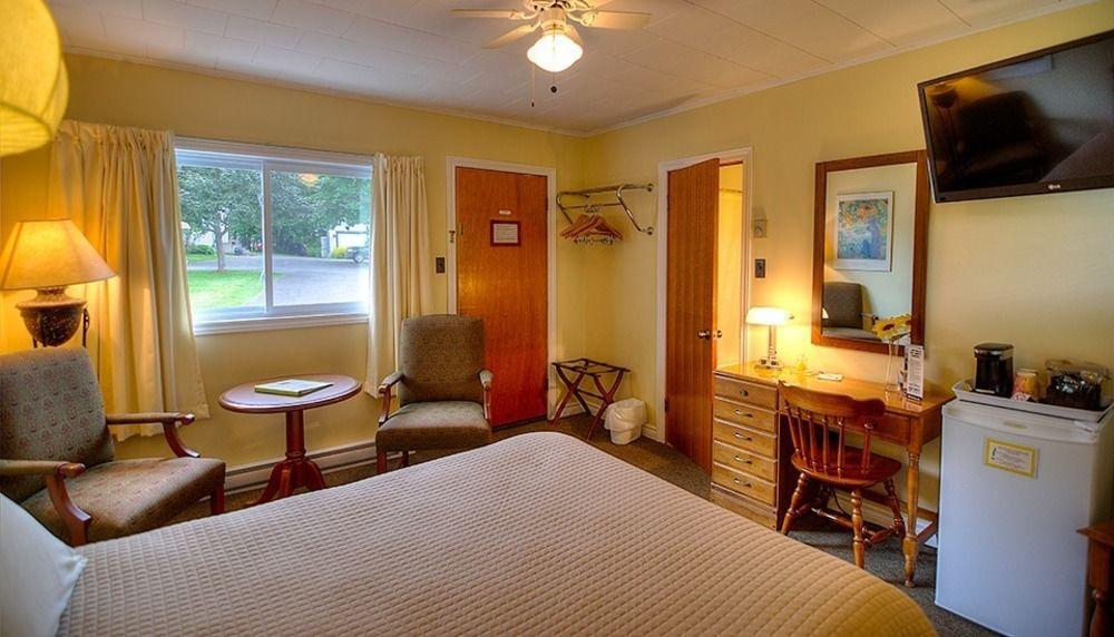 Picket Fence Motel St. Andrews By The Sea Exterior foto