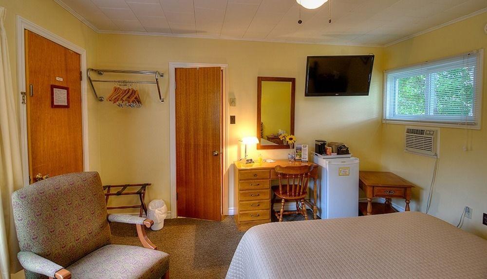 Picket Fence Motel St. Andrews By The Sea Exterior foto